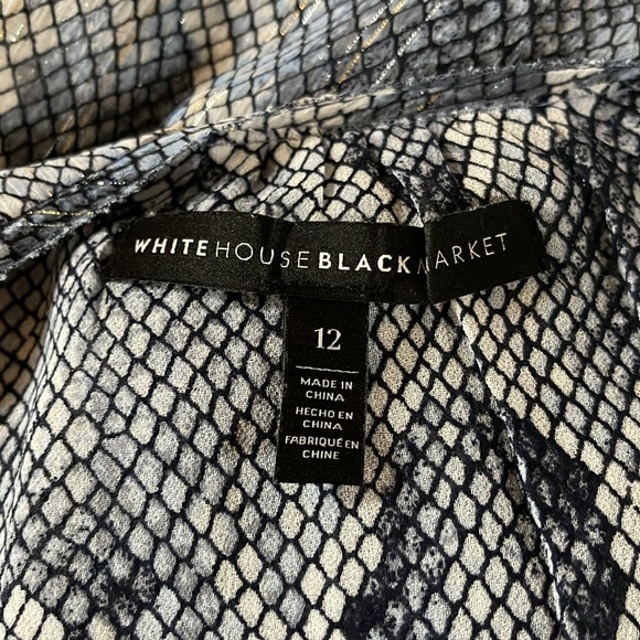 White House Black Market Blue reptile/metallic thread print Blouse, size 12 - Picture 11 of 11